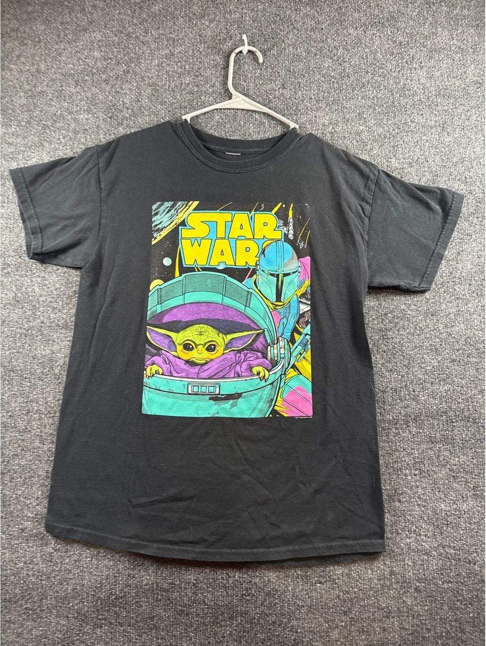 Star Wars The Mandalorian Grogu Baby Yoda Mens M Black Graphic T-Shirt